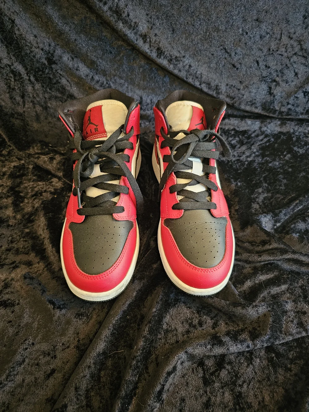 Nike Air Jordan 1 Mid GS Chicago Black Toe Youth 5Y